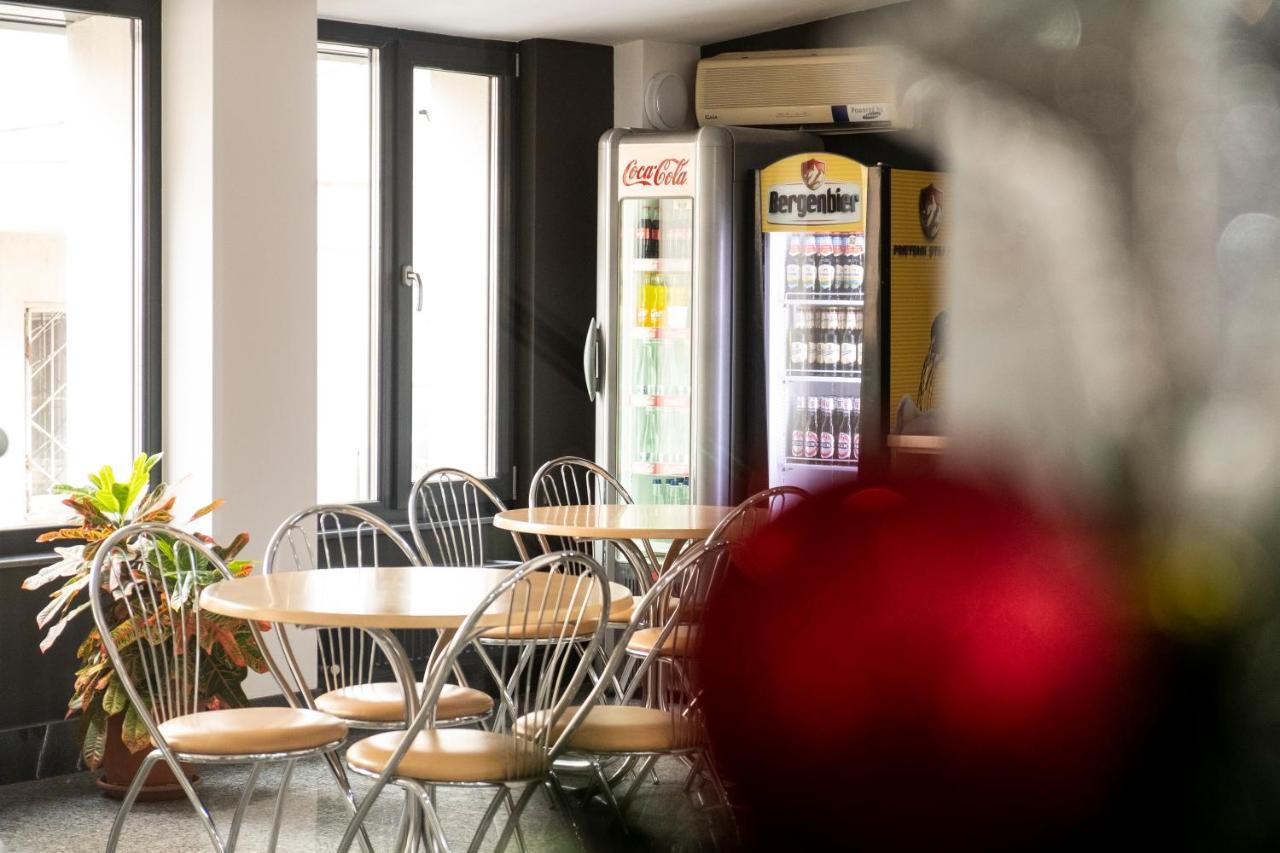 Casa Gabriela Hotel Букурещ Екстериор снимка