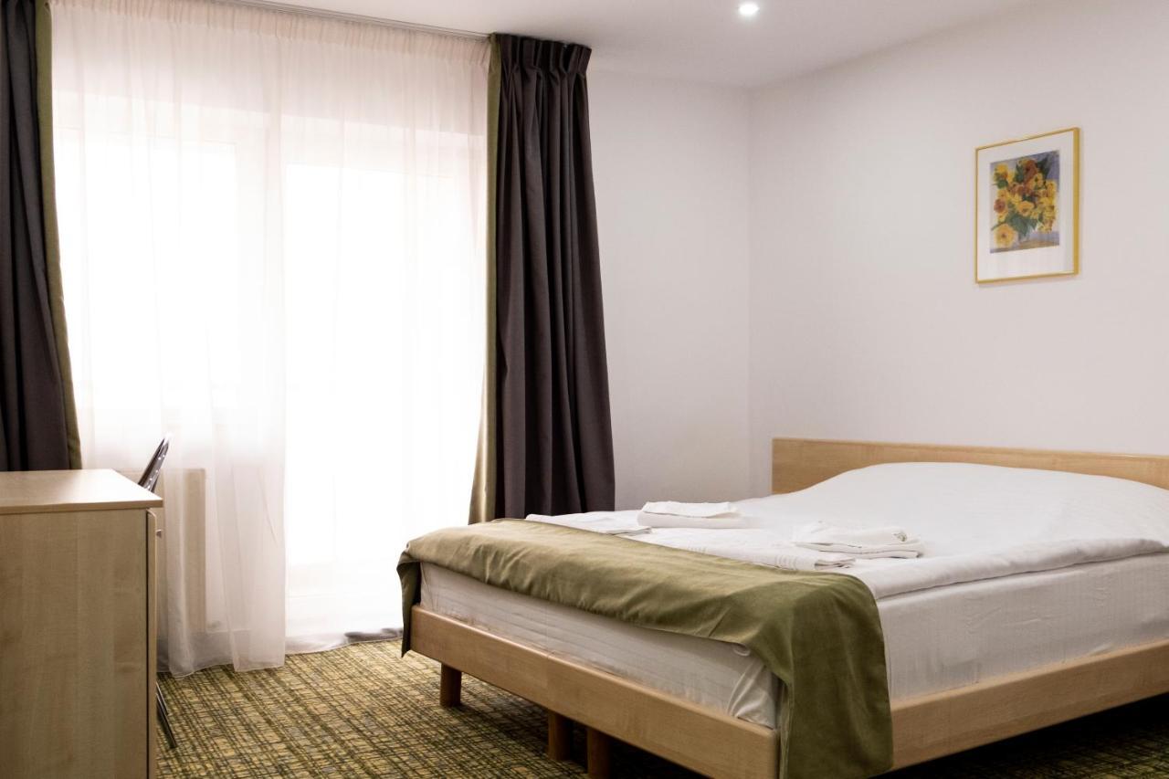 Casa Gabriela Hotel Букурещ Екстериор снимка