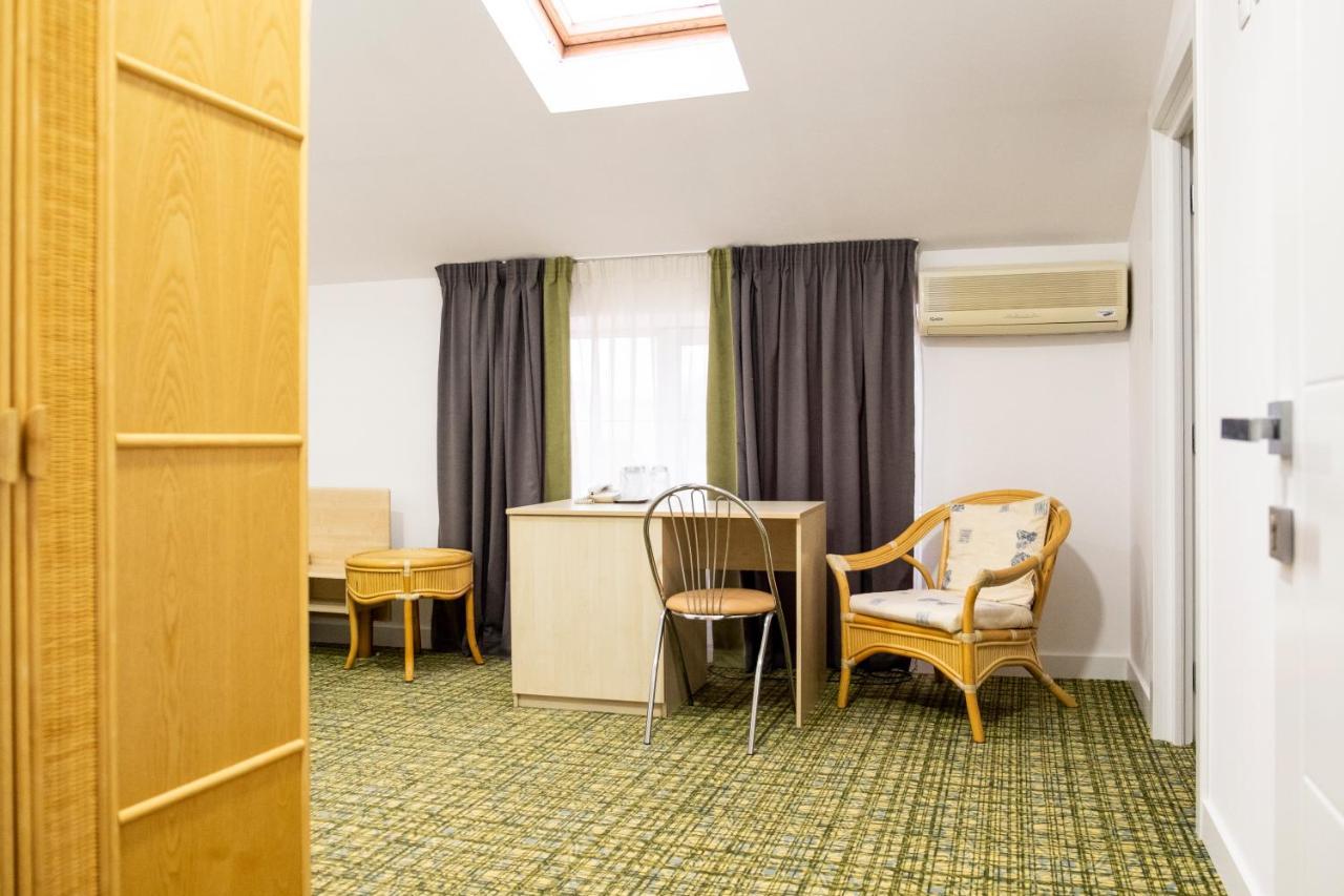 Casa Gabriela Hotel Букурещ Екстериор снимка