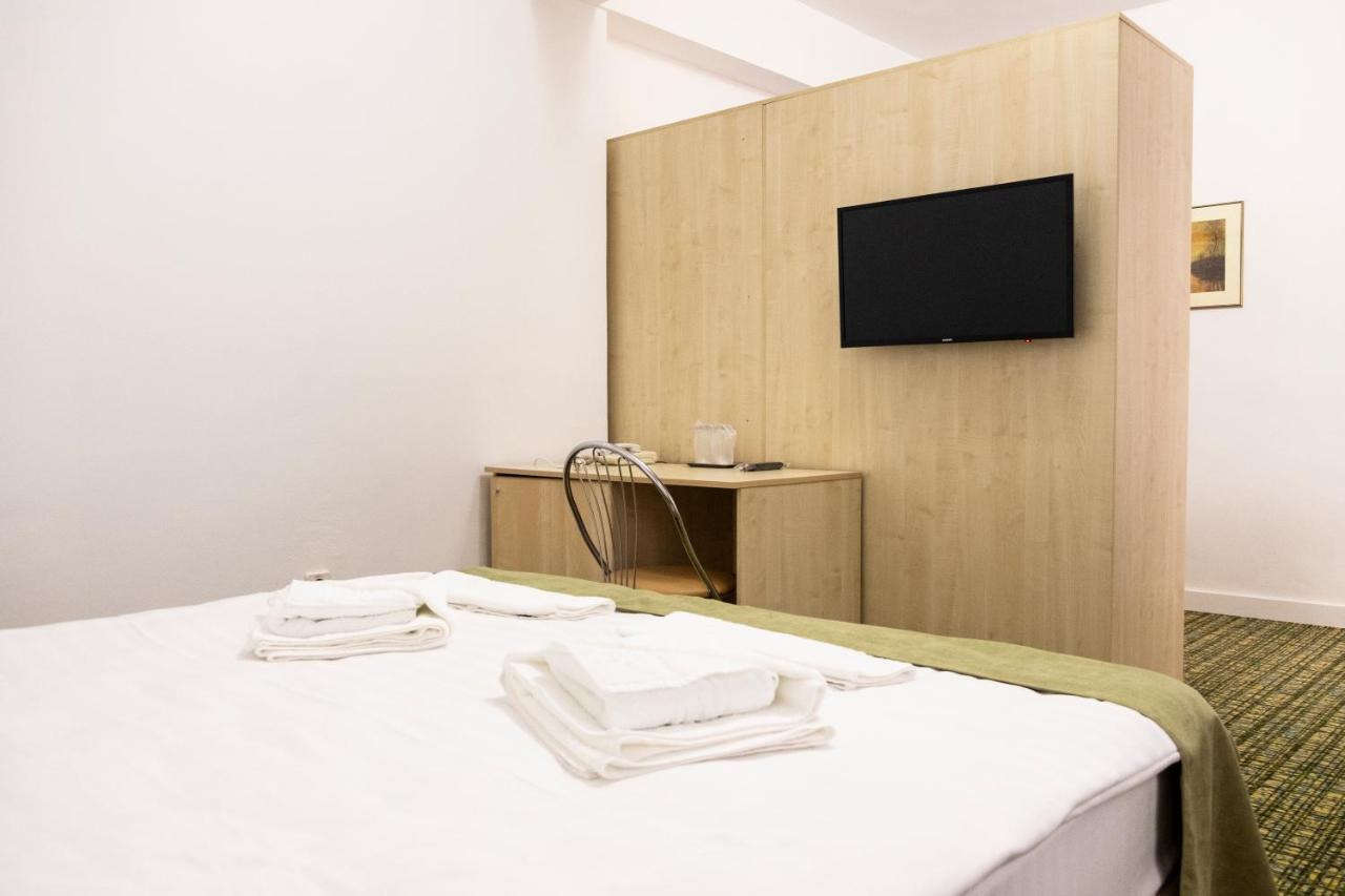 Casa Gabriela Hotel Букурещ Екстериор снимка