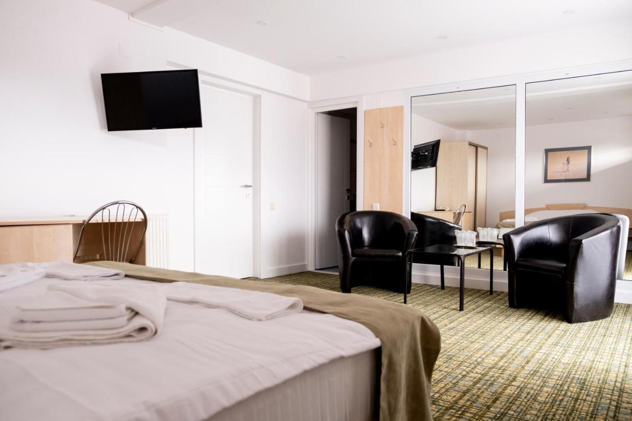 Casa Gabriela Hotel Букурещ Екстериор снимка