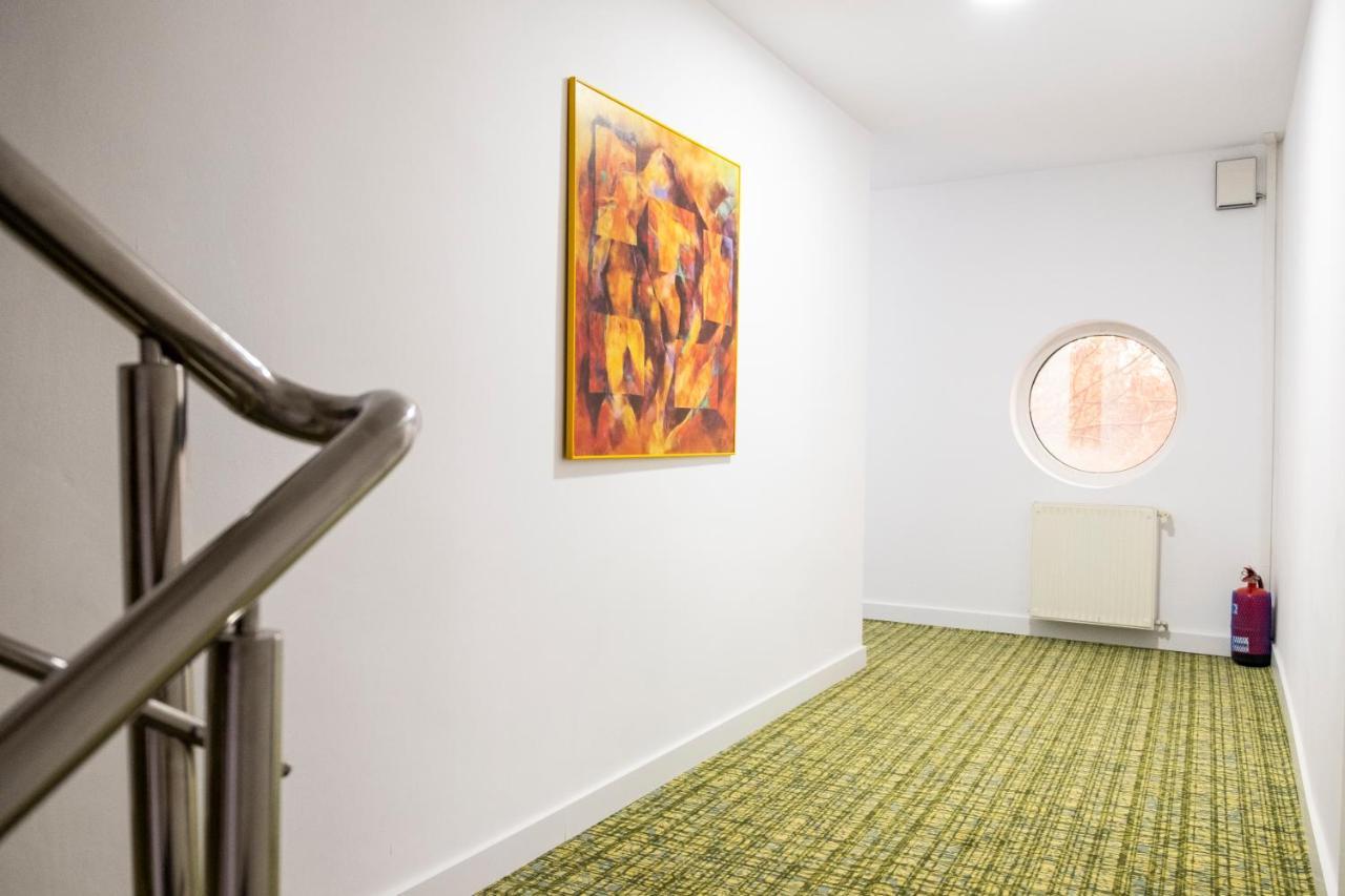 Casa Gabriela Hotel Букурещ Екстериор снимка